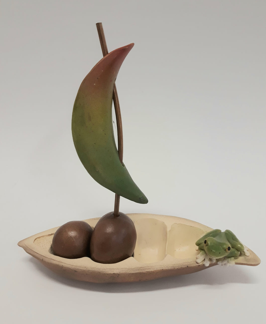 Frog On Black Bean with Sail